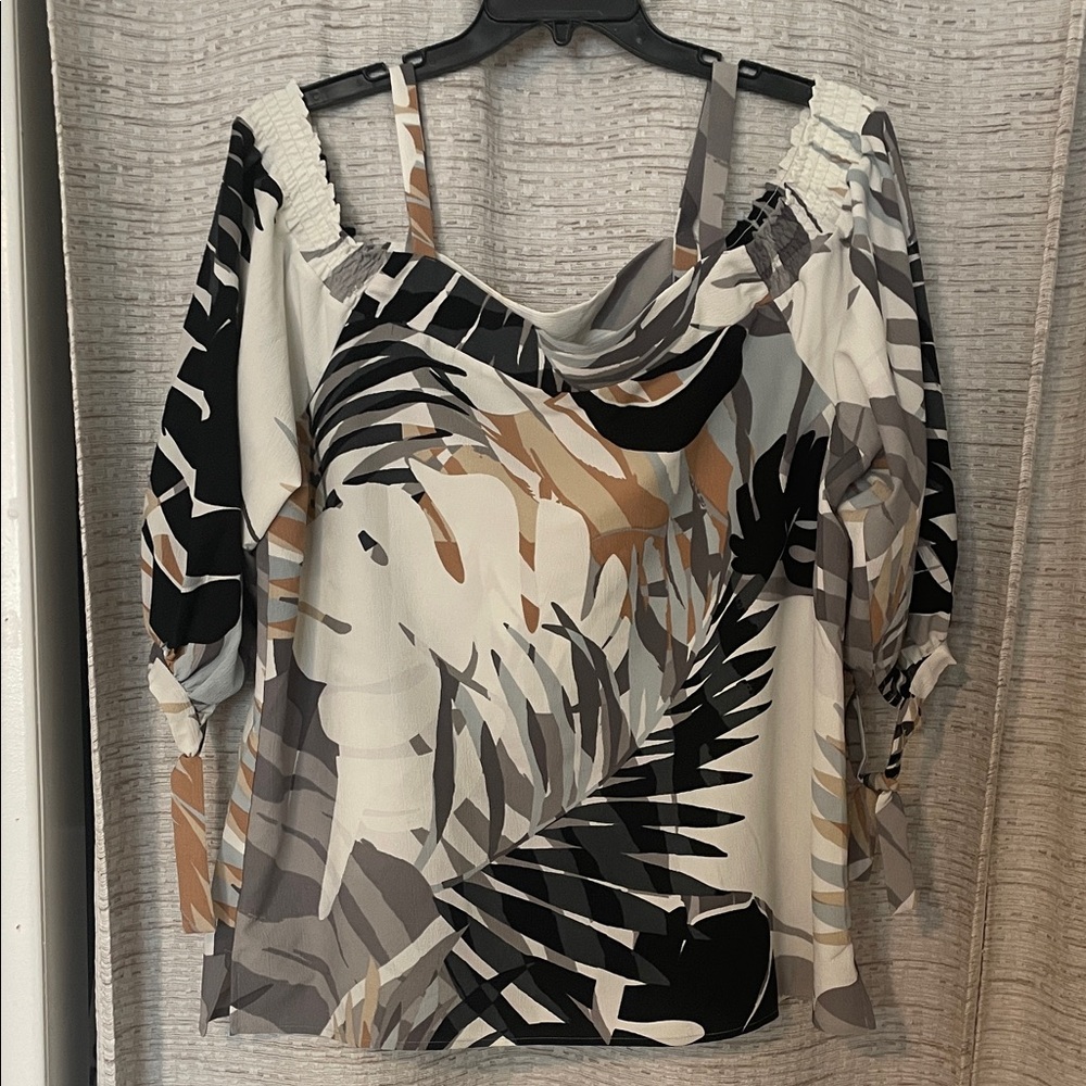 Natori Black and Gray Abstract Blouse